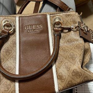 Cute Guess purse brown